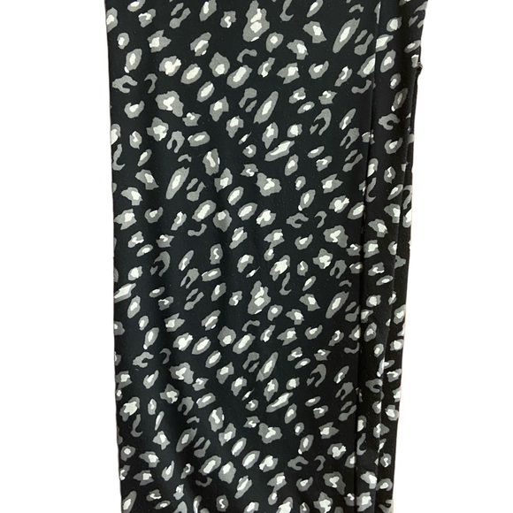 Black and White Animal Print Scarf - Picture 8 of 8